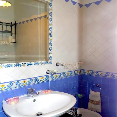 Dimora Carlo Iii 4*