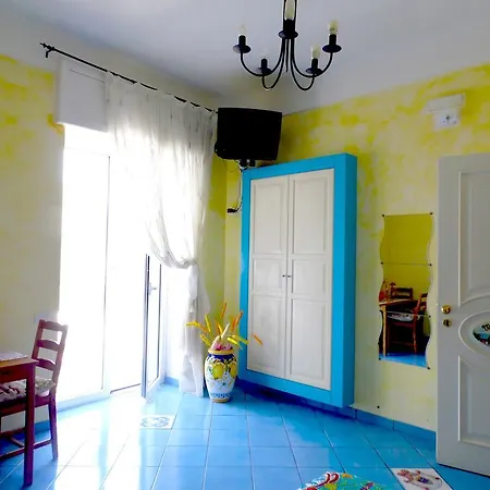 Dimora Carlo Iii Bed & Breakfast 2*