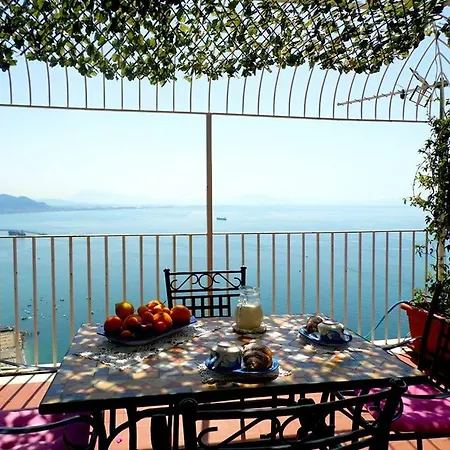 Dimora Carlo Iii Bed & Breakfast 2*