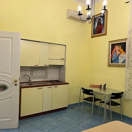 Bed & Breakfast Dimora Carlo Iii 2*