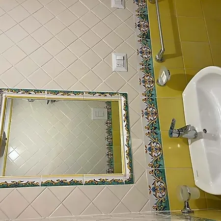 Dimora Carlo Iii Bed & Breakfast Vietri
