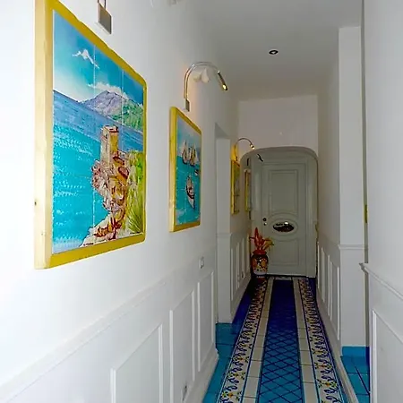 Bed & Breakfast Dimora Carlo Iii 4*